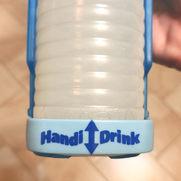 Handi-Drink 2 9 Oz Portable Water Dispenser For Pets - Picture 5 of 8